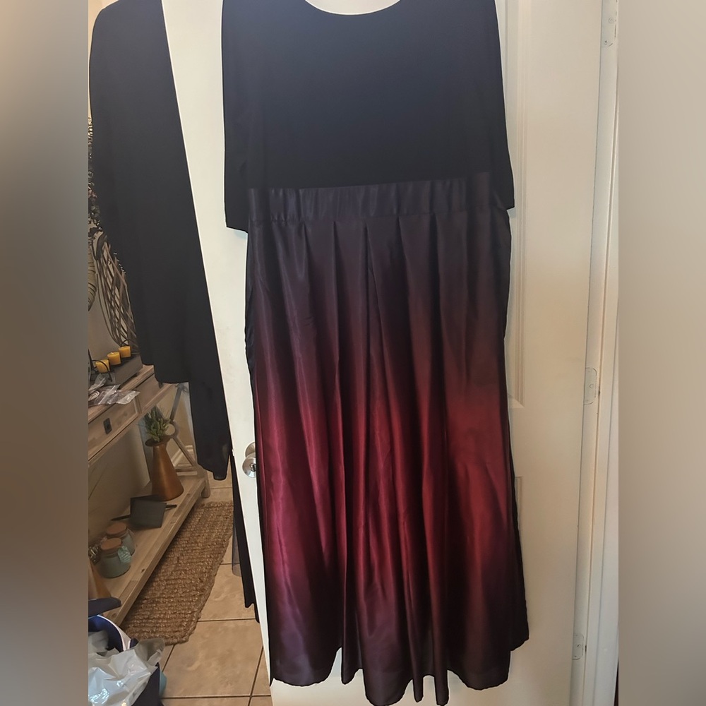 Jewel neck black top and ombré bottoms formal with pockets and belt. 16W